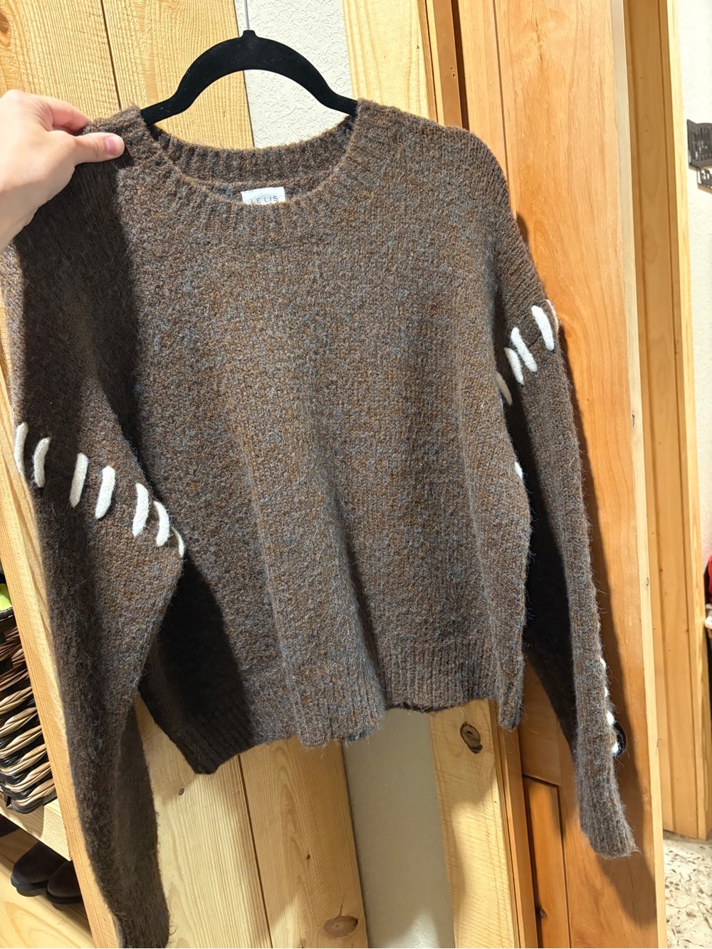 Cozy Brown Crewneck Sweater with Contrast Stitching